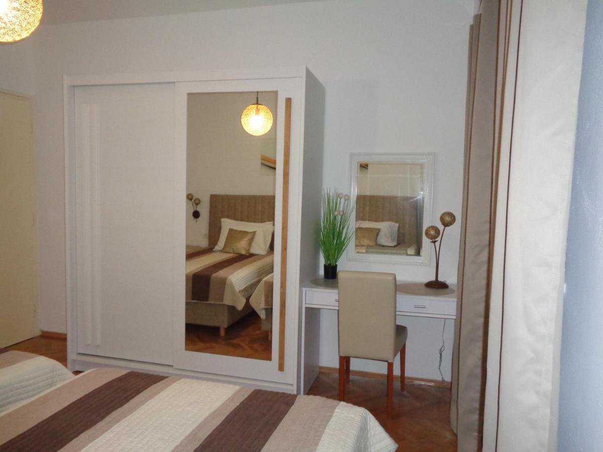 Apartments Miki 2 โนวาลยา ภายนอก รูปภาพ