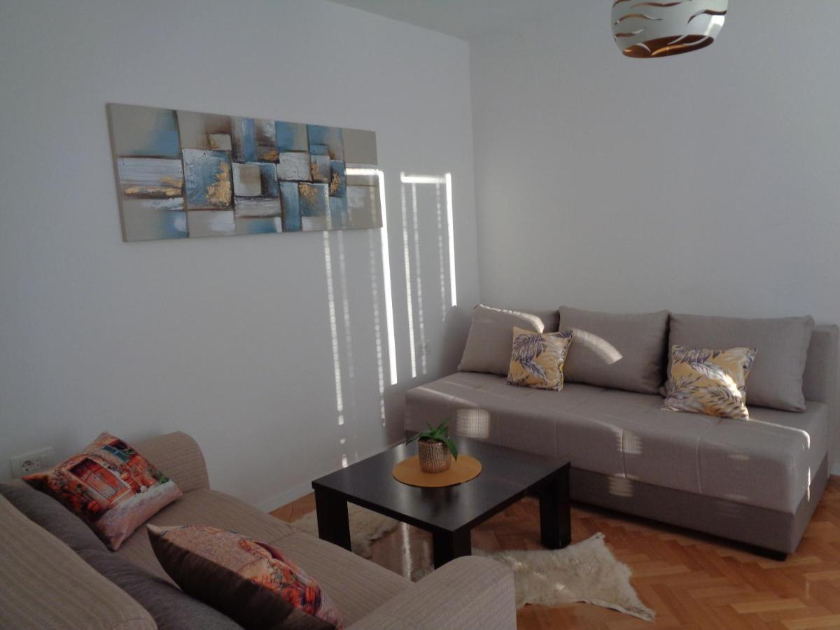 Apartments Miki 2 โนวาลยา ภายนอก รูปภาพ