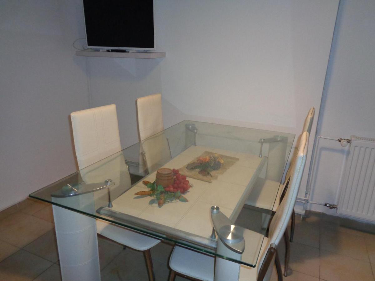 Apartments Miki 2 โนวาลยา ภายนอก รูปภาพ