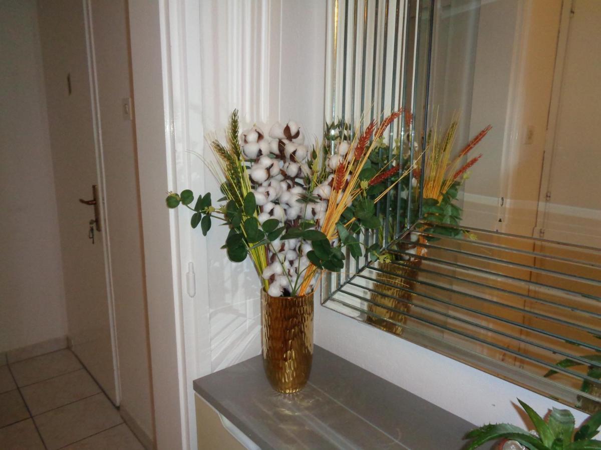 Apartments Miki 2 โนวาลยา ภายนอก รูปภาพ