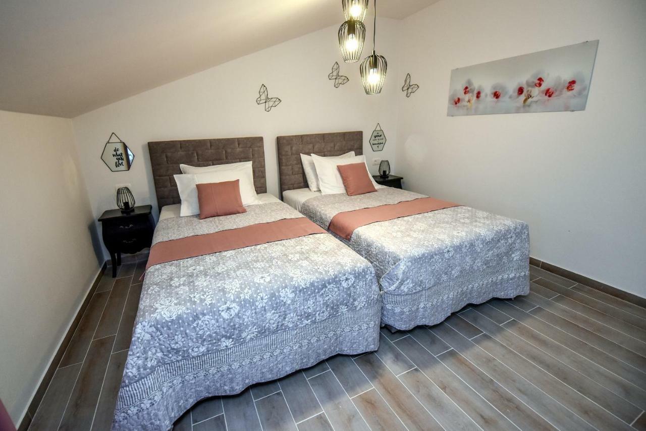 Apartments Miki 2 โนวาลยา ภายนอก รูปภาพ